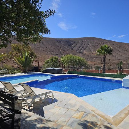 Vivienda Vacacional Sara Tetir ภายนอก รูปภาพ